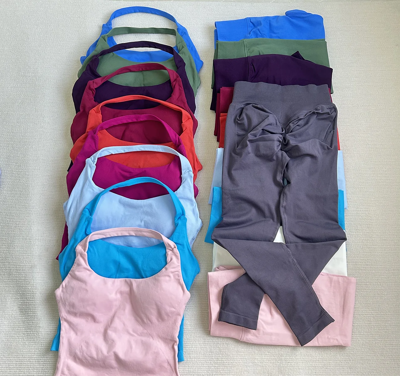 Halter Top Leggings 2-Piece Set Seamless Halterneck Backless Yoga Top+Scrunch Booty Leggings Fitness Gym 2pcs Set Secondary image