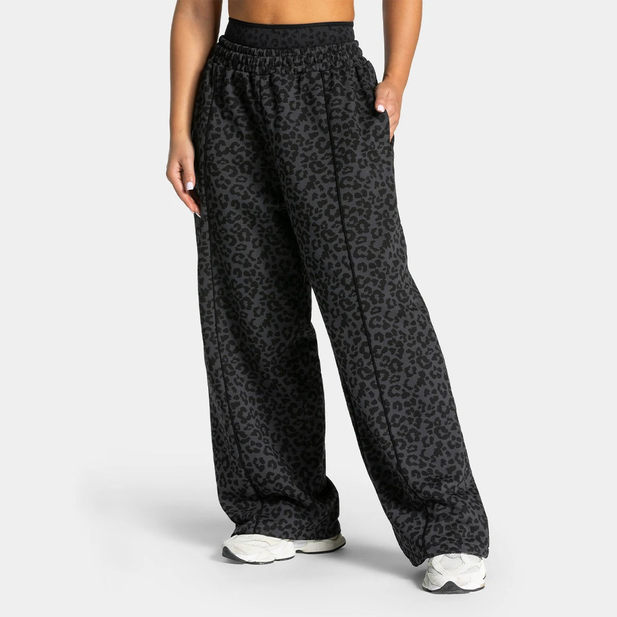 Yoga Leopard Print Jogger Pants for Women – Flexible, perfect for stretching, running, training, jogging, casual, relaxed, styli