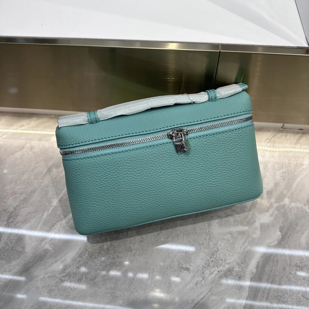 ew genuine leather LP19 mobile phone handbag for women. Exclusive to women, with a luxurious design and compact and exquisite ap