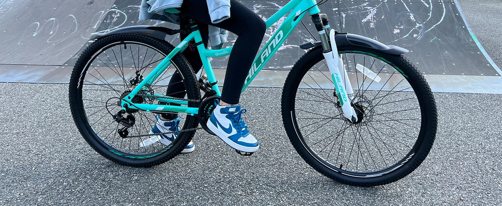 Hiland 26 Inch Women's Mountain Bike, 18-Speed with Front Suspension Fork, Dual Mechanical Disc Brakes, Aluminum Frame MTB