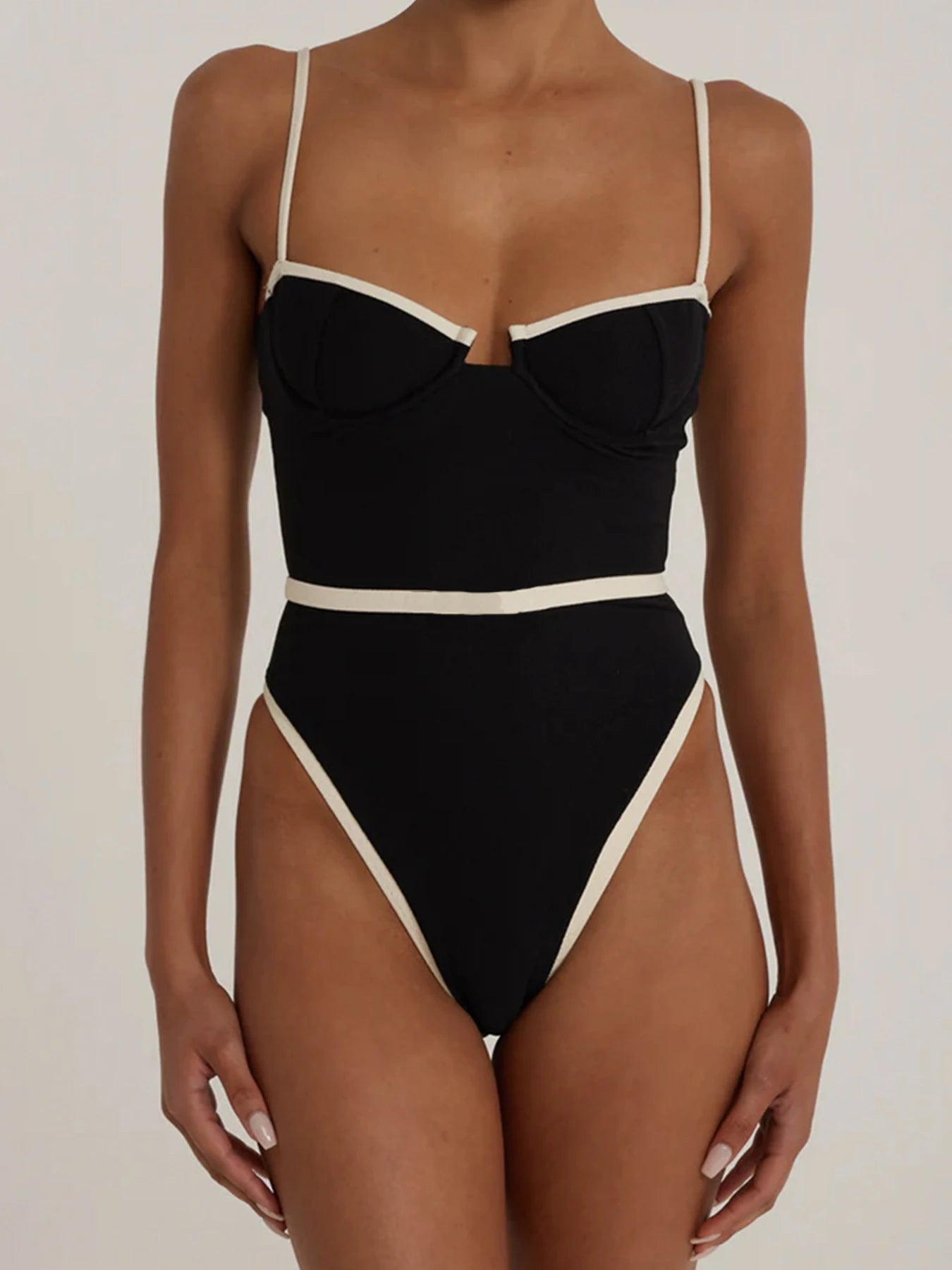 2024 New Black And White Contrast Color One Piece Swimsuit For Women Push Up Swimwear Bodysuit Monokini Bathing Suit Beachwear