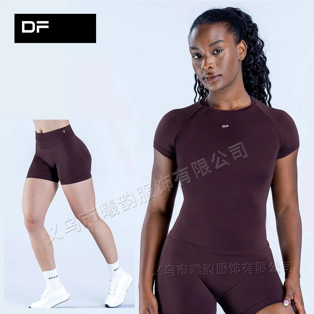 Women's Seamless 2 Piece Yoga Outfit Short Sleeve Top  High Waist Leggings/Shorts Gym Workout Activewear for Fitness Daily Wear Main image